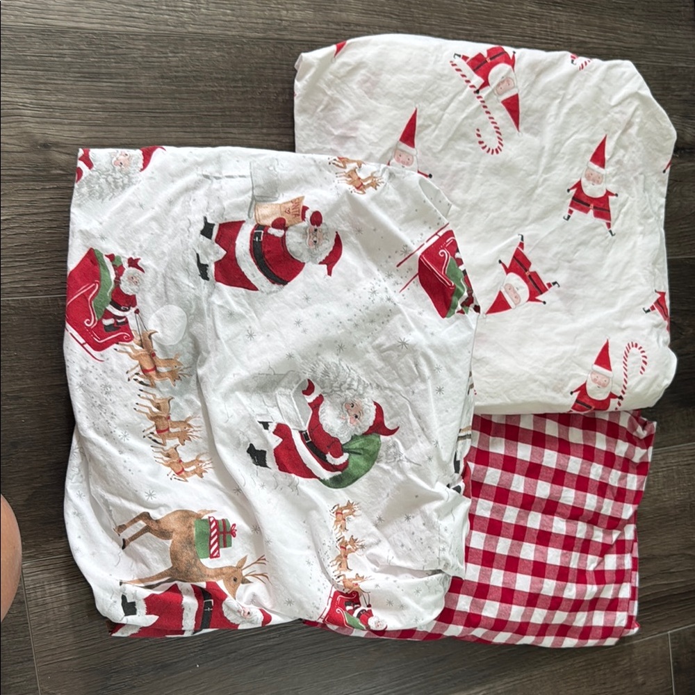 Pottery barn Christmas themed crib sheets (3)